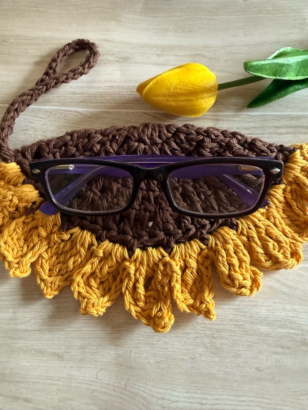 Handmade Crochet Eyeglass Holder & Case | Sunflower Design | Magnetic Closure - Picture 3 of 6